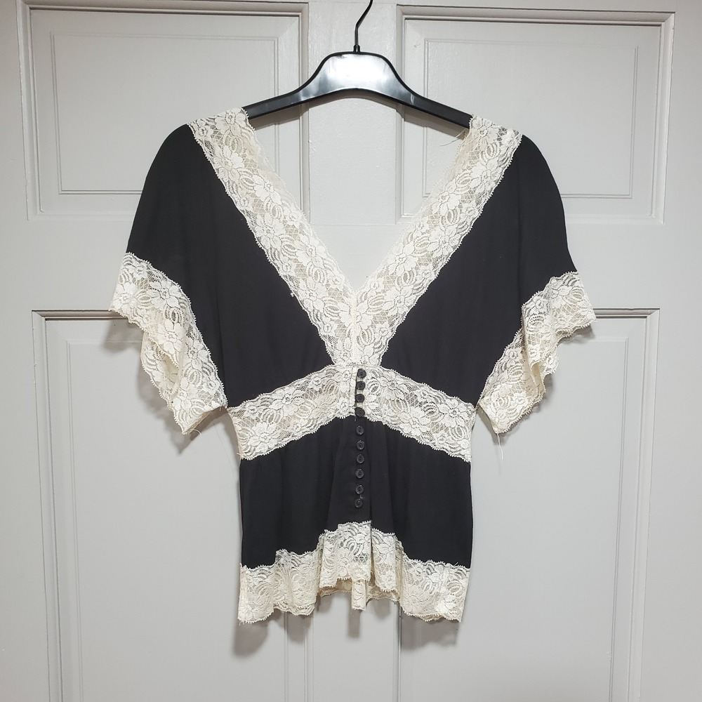 Forever 21 Women Black Floral Lace Trim V-Neck Top Coquette Fairycore Small